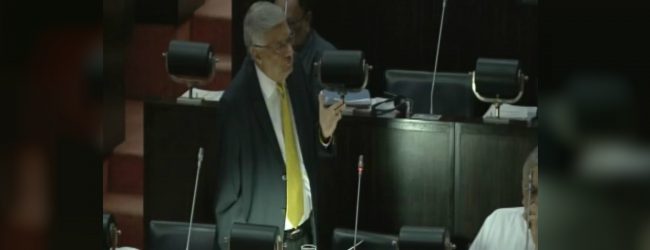 ව්‍යවස්ථා යෝජනාව පිළිබඳ වාර්තාව පාර්ලිමේන්තුවට