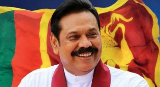 මහින්ද රාජපක්ෂ සිය රාජකාරී නිල වශයෙන් අරඹයි  