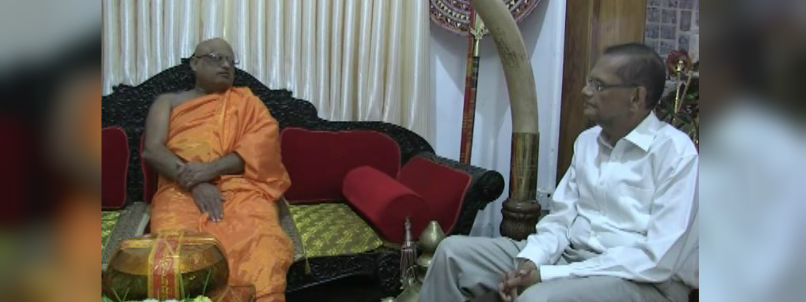 "රටට අවශ්‍ය වන්නේ නව ව්‍යවස්ථාවක් නොව, මැතිවරණයක්"
