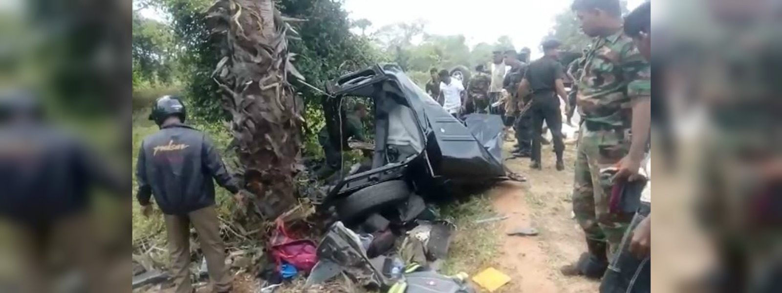 ජීප් රථ අනතුරකින් හමුදා සමාජිකයින් දෙදෙනෙකු මරුට