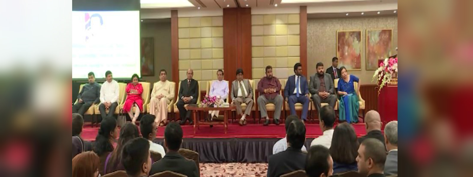 ජනපති පිලිපීනයේ වෙසෙන ශ්‍රී ලාංකිකයින් හමු වෙයි