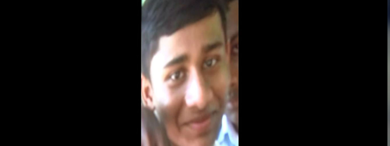 කොන්ක්‍රීට් කණුවක් කඩා වටී පාසල් සිසුවෙක් මියයයි