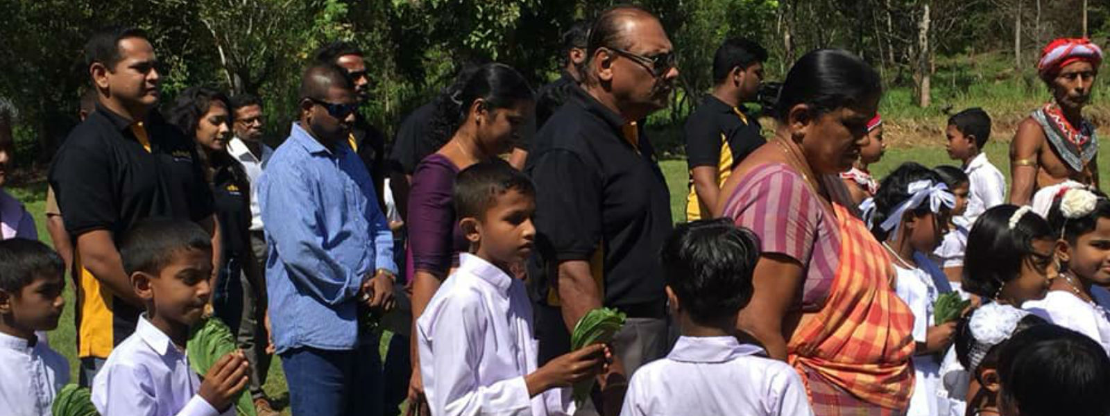 ගම්මැද්දෙන් සිසු දරුවන් පිරිසකගේ පවස නිවා ලූ වගයි!