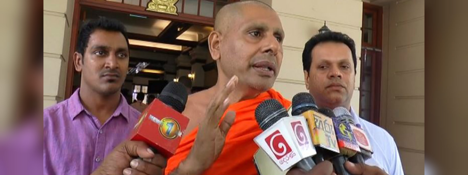 චීනයෙන් ගත් ණය ගැන තොරතුරු සීලරතන හිමි ඉල්ලයි    