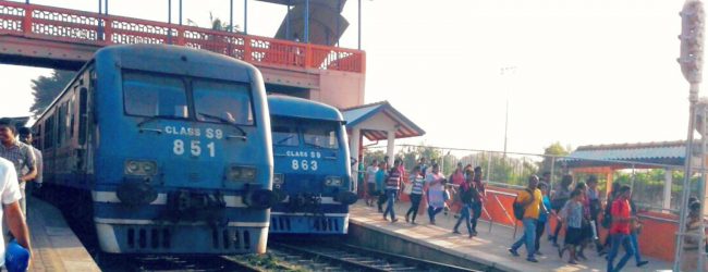 අද ත් විශේෂ දුම්රිය සේවාවක්...