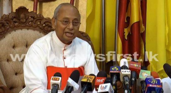 අගරදගුරුතුමන් වෙඩි නොවදින රථය ප්‍රතික්ෂේප කරයි