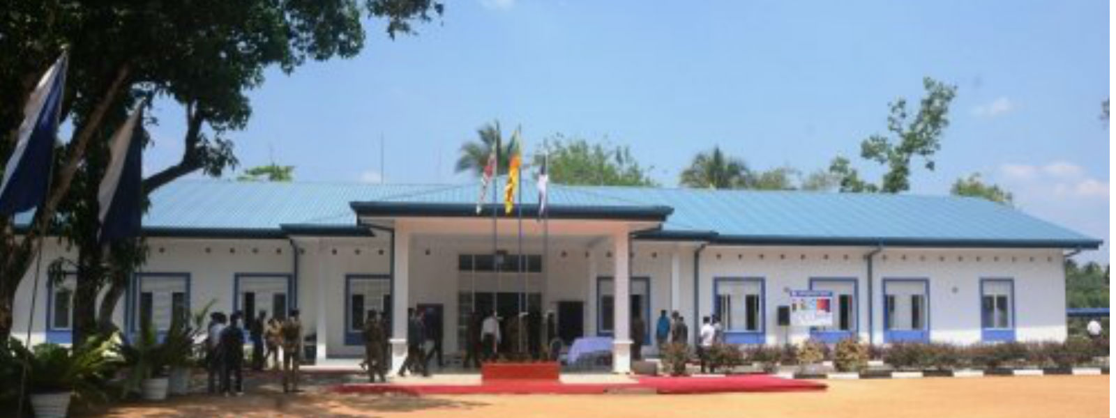 කොස්ගම පොලිසියෙන් සිරකරුවෝ 2ක් පැන යති