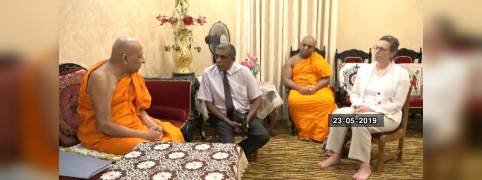 USA ගිවිසුම් ගැන මල්වතු මහ නාහිමි කරුණු විමසයි