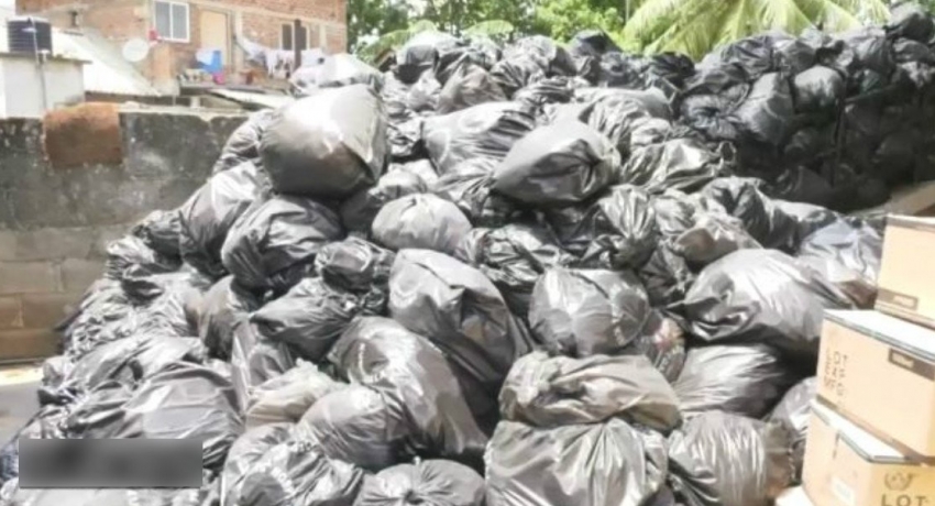 JUST IN : දින 6ක් තිස්සේ ගොඩ ගැසුණු කුරුණෑගල රෝහලේ කුණු ඉවත් කෙරේ