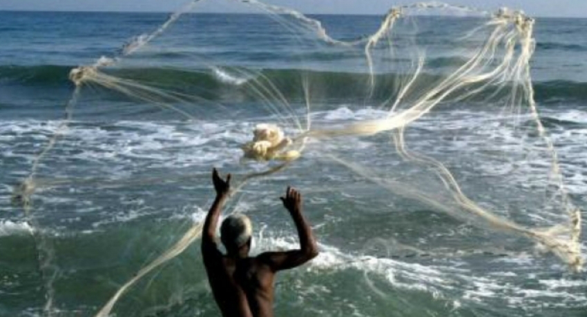 ත්රිකුණාමලයේදී පුපුරණ ද්රව්ය යොදා ගනිමින් ධීවර කටයුතුවල නිරත වූ පුද්ගලයෙකු අත්අඩංගුවට