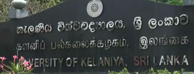 සරසවිය ඉදිරිපිට පිහි ඇනුමකින් සිසුවියක රෝහලේ
