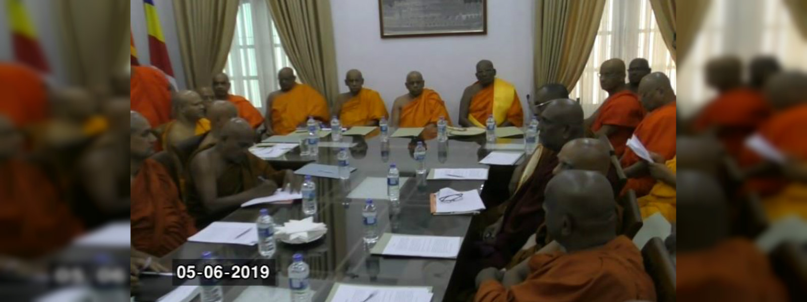 ත්‍රෛනිකායික මහ නාහිමිවරුන් අතර විශේෂ හමුවක්