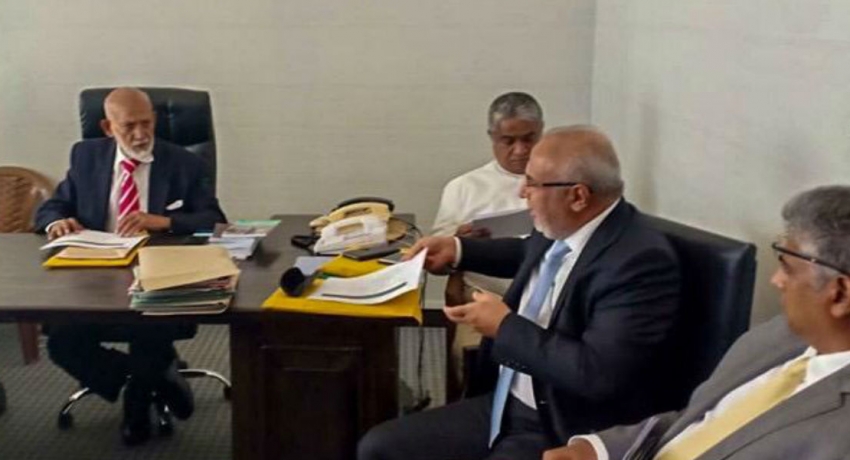 මුස්ලිම් මන්ත්රීවරු යළි ඇමති තනතුරු භාර ගැනීමේ සූදානමක