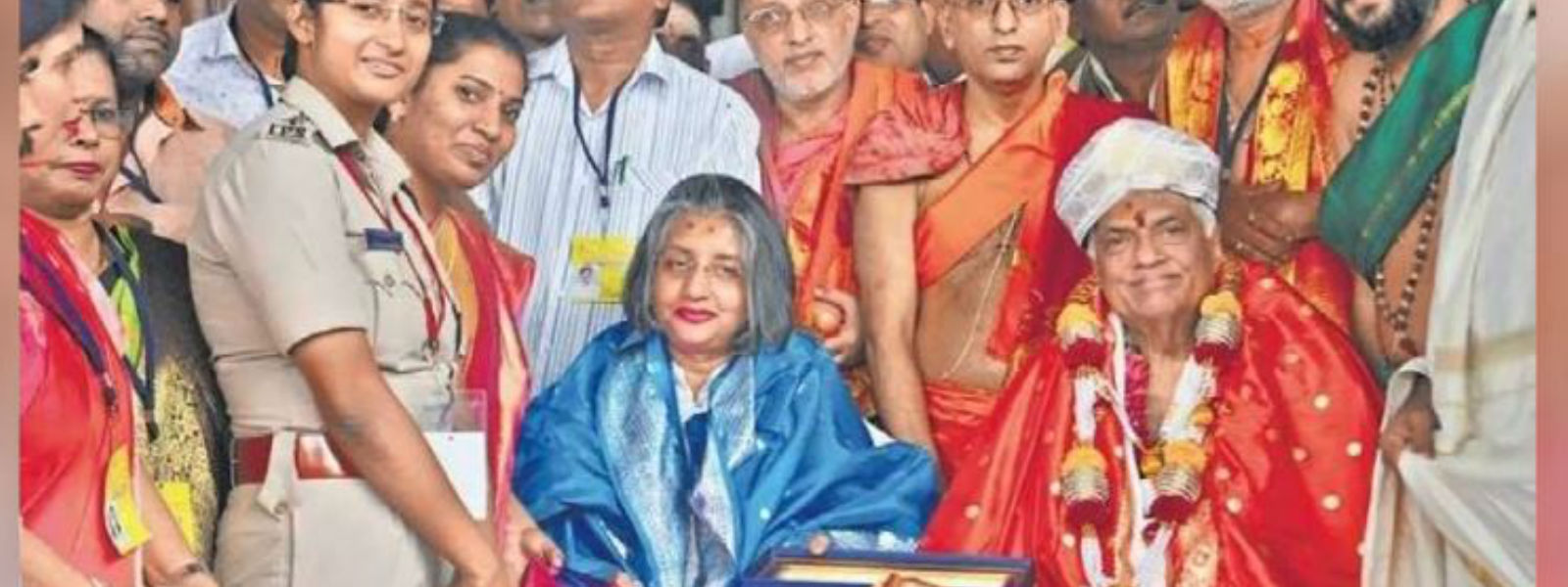 අගමැති ඉන්දියාවේ දේව යාගයක...
