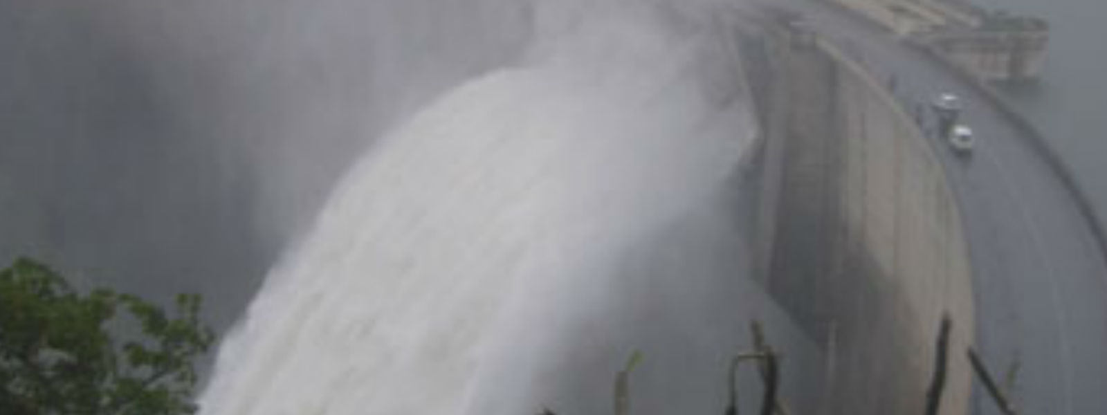  ලක්ෂපාන ජලාශයේ වාන් දොරටු 2ක් විවෘතයි