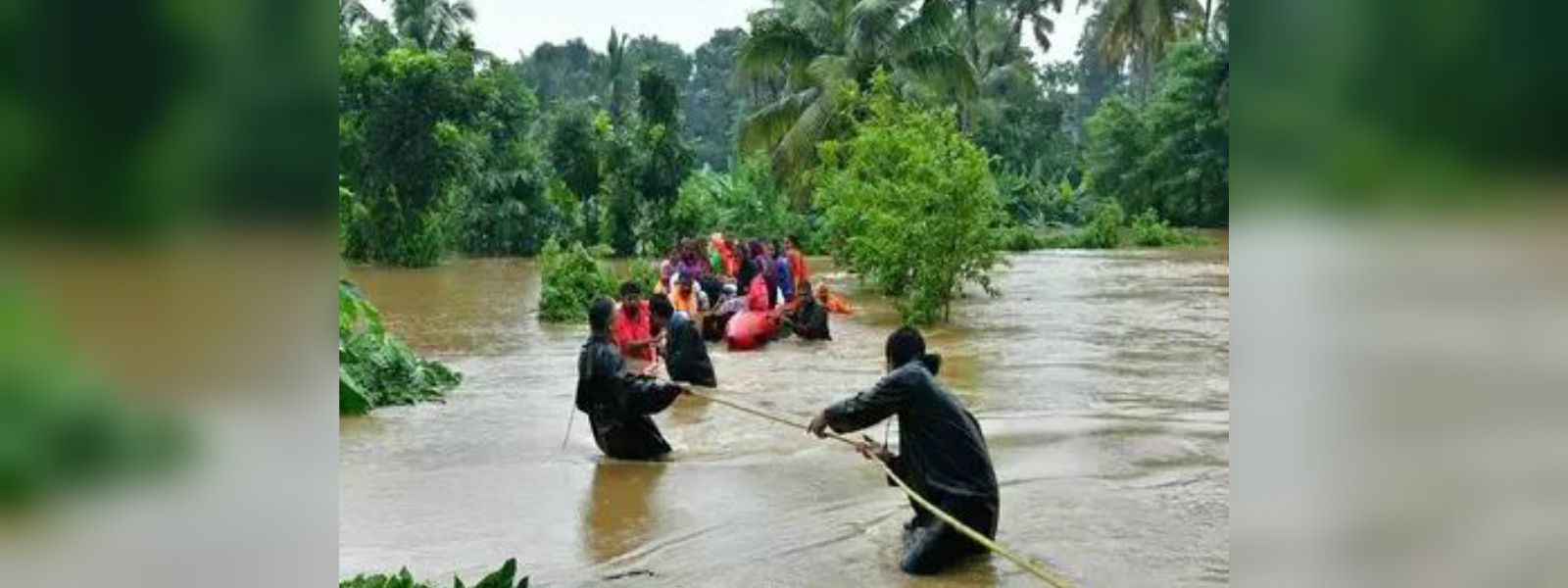 ඉන්දියාවේ ගංවතුරෙන් 160 දෙනෙකු මරුට