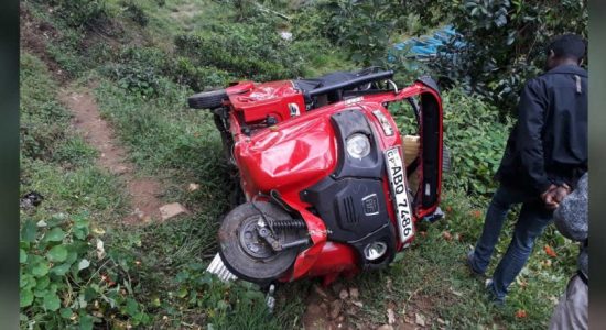 කඳපොල රිය අනතුරකින් දෙදෙනෙකු මරුට 