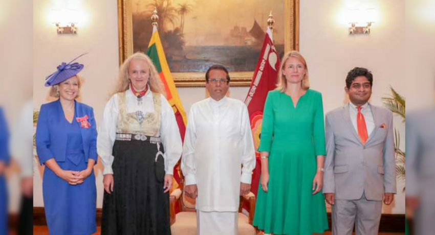 නව තානාපතිවරියන් දෙදෙනෙක් සහ කොමසාරිස්වරියක් ජනපතිට අක්ත පත්ර භාරදෙති