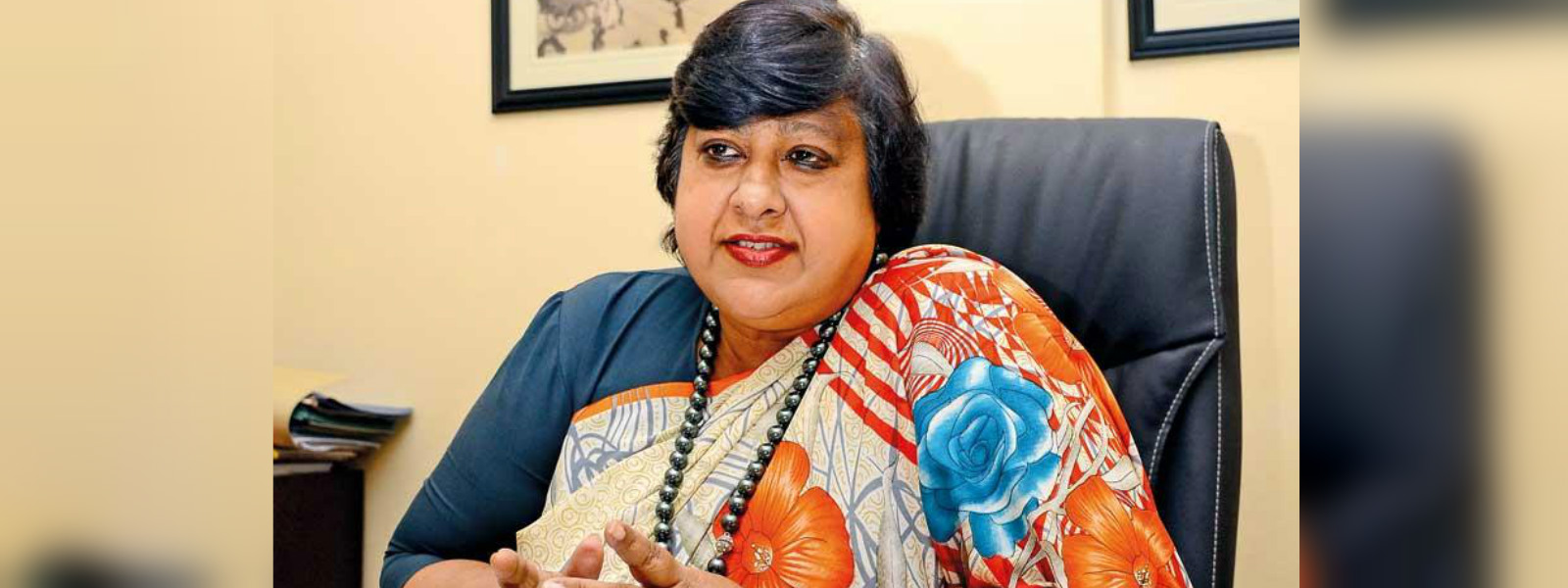 දිල්රුක්ෂි ඩයස්ගේ වැඩ තහනම් කෙරේ