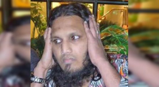 කංජිපානිගේ කෑම පාර්සලයෙන් මතු වූ ජංගම දුරකතන...