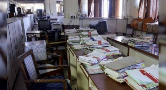 රජයේ වෘත්තිය සමිති 17 ක සමාජිකයින් අද ලෙඩ වෙති