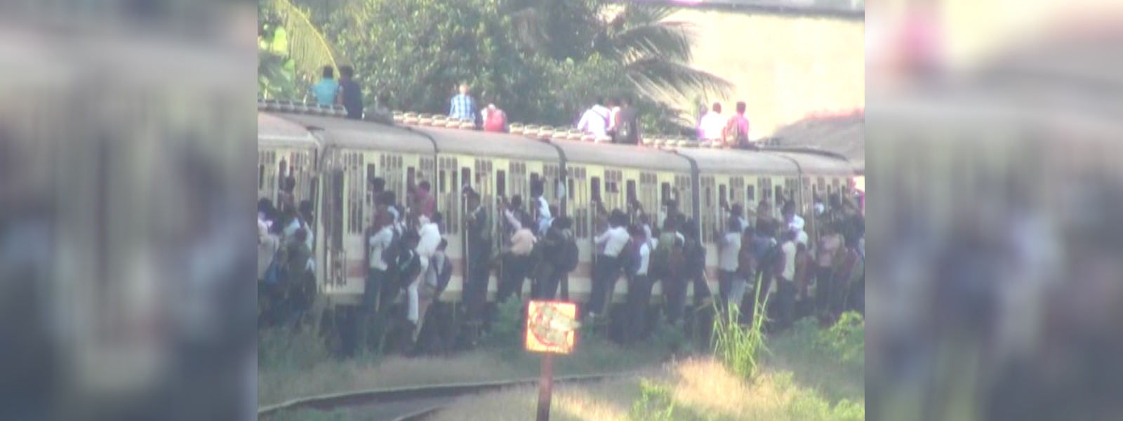 සියලු දුම්රිය සේවකයින්ගේ නිවාඩු අවලංගු කෙරේ