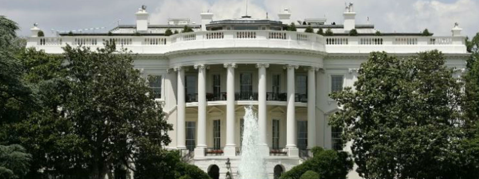 ආරක්ෂක හේතුන් මත ධවල මන්දිරය විනාඩි 30කට වසා දැමේ 