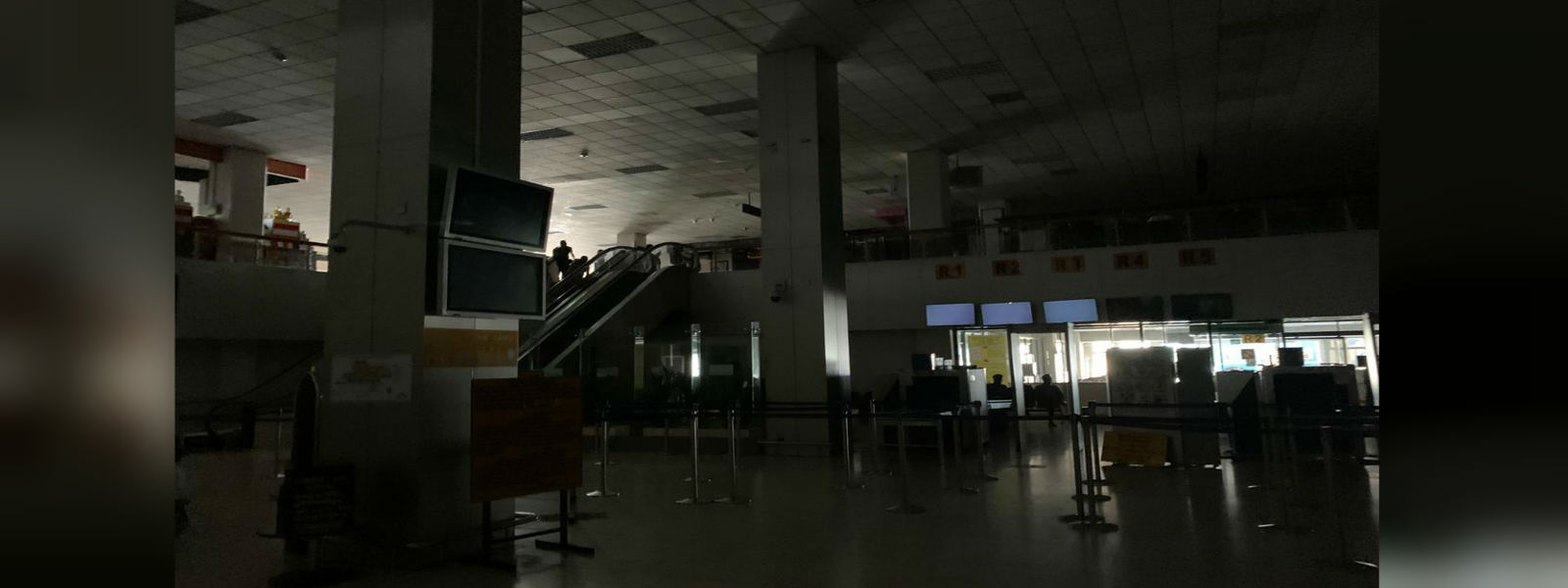 කටුනායක ගුවන් තොටුපොළේ හදිසි විදුලි බිඳ වැටීමක්