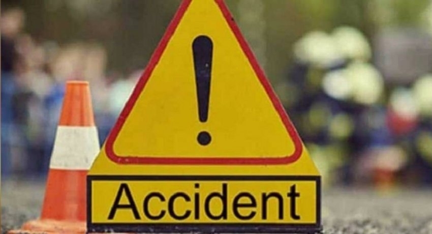 කරන්දෙණියේ අනතුරකින් පුද්ගලයින් 15 කට තුවාල