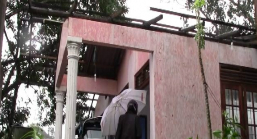 ගංවතුර හා නාය යෑම් හේතුවෙන් නිවාස 1049 කට හානි – ආපදා කළමනාකරණ මධ්යස්ථානය