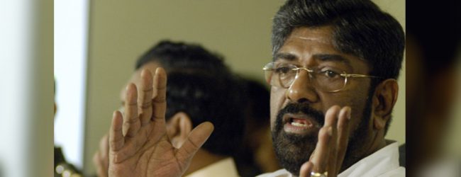 විදේශ අයෝජන ගිවිසුම්වලට ආණ්ඩුව අත්සන් තබයි ද?