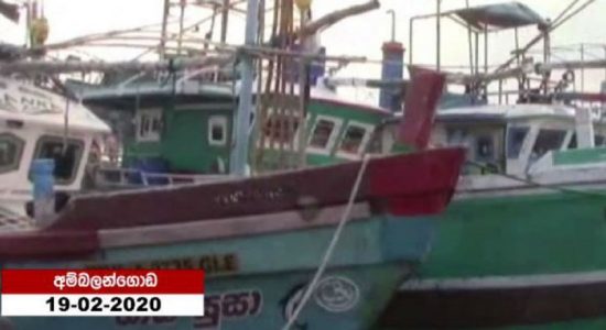 මෙටර ධීවරයින් පිරිසක් බංග්ලාදේශ අත්අඩංගුවට