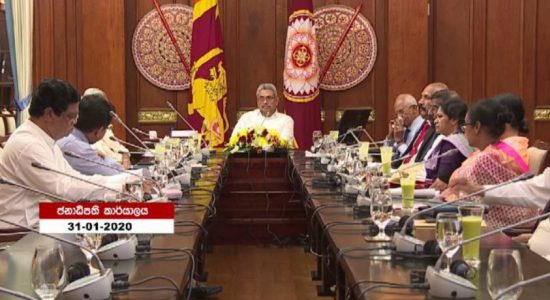 කොරෝනා මර්දනයට ජනපතිගෙන් සෞඛ්‍ය බලධාරීන්ට උපදෙස්