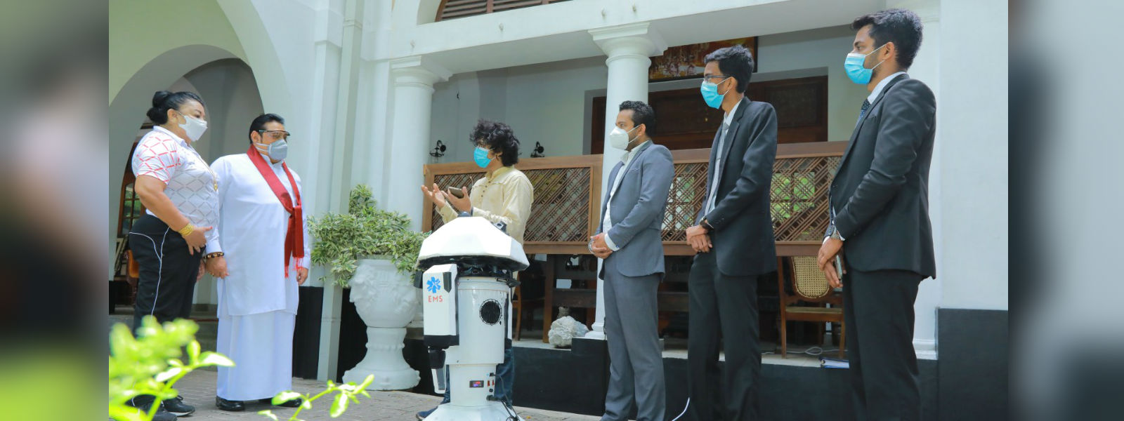 ලෙඩ රෝග 200ක් හඳුනා ගත හැකි රොබෝ යන්ත්‍රයක් 