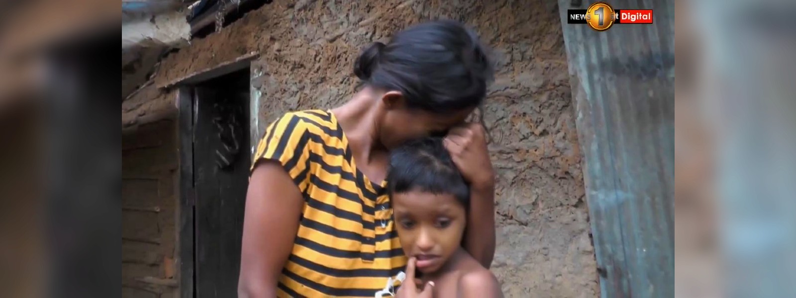 දරු දුක හමුවේ මව් නෙතින් කඩා වැටුණු කදුළු කැට 