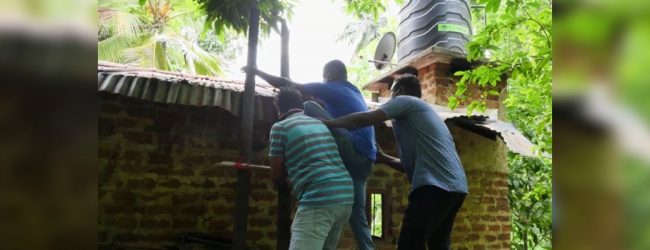වතුර ටැංකියේ මත්පැන් පෙරූ නිවසක් වටලයි