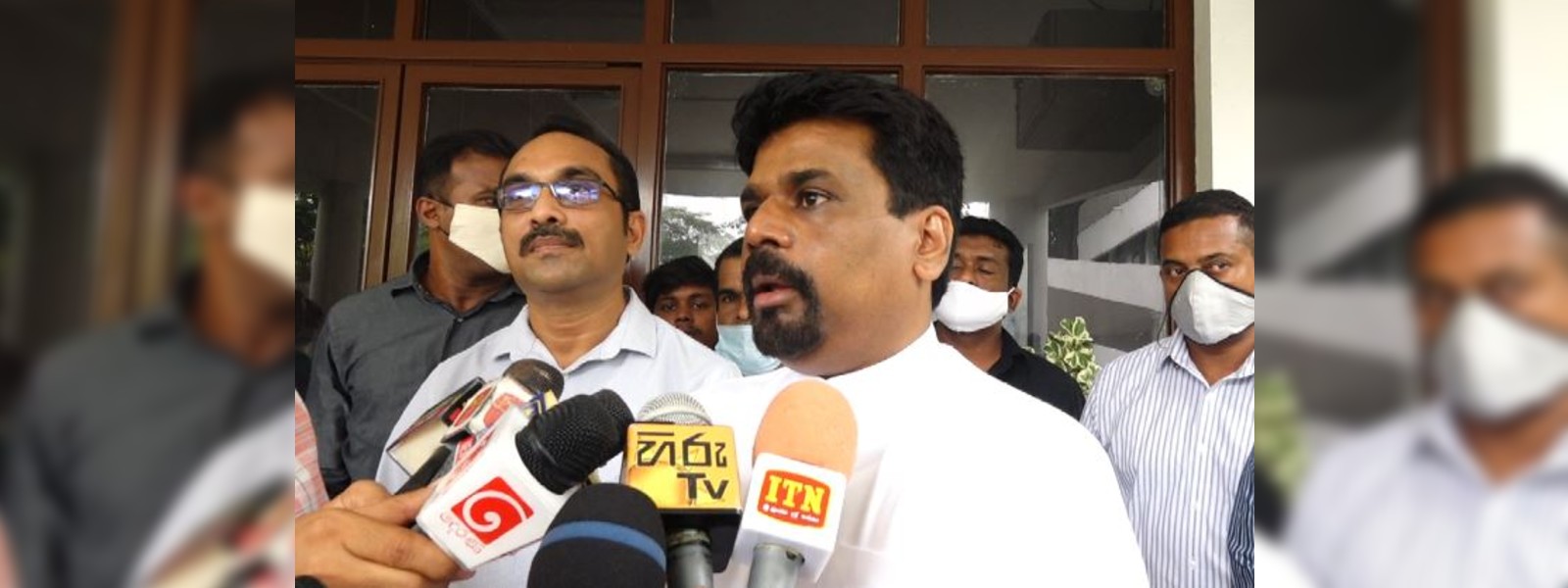 නැගෙනහිර ජැටිය පිටරැටියන්ට ලබාදීමේ තැතක්