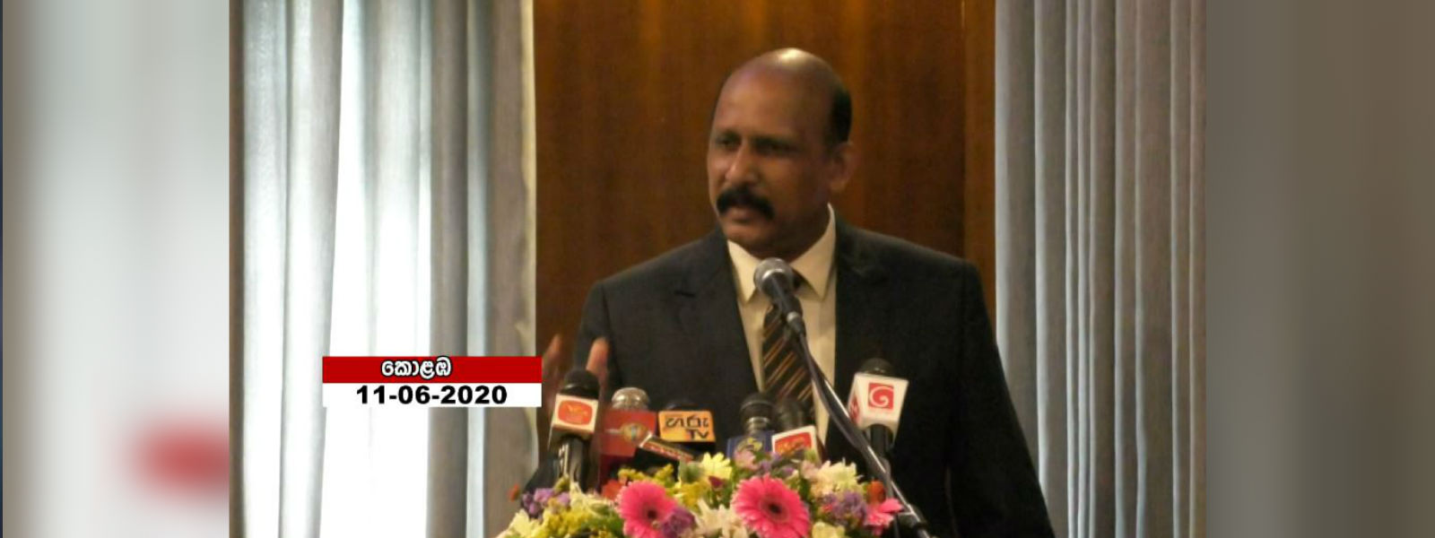 විරෝධතා ගැන ආරක්ෂක ලේකම් කතා කරයි
