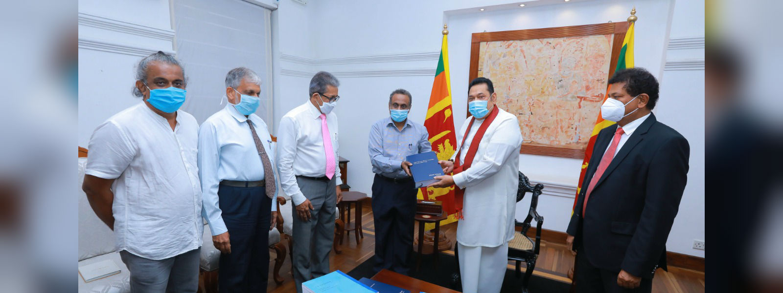 MCC සමාලෝචනය කිරීමේ කමි‍ටු වාර්තාව අගමැතිට 