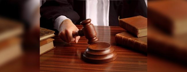 බන්ධනාගාරයේ නිලධාරීන් 4කට වරෙන්තු   