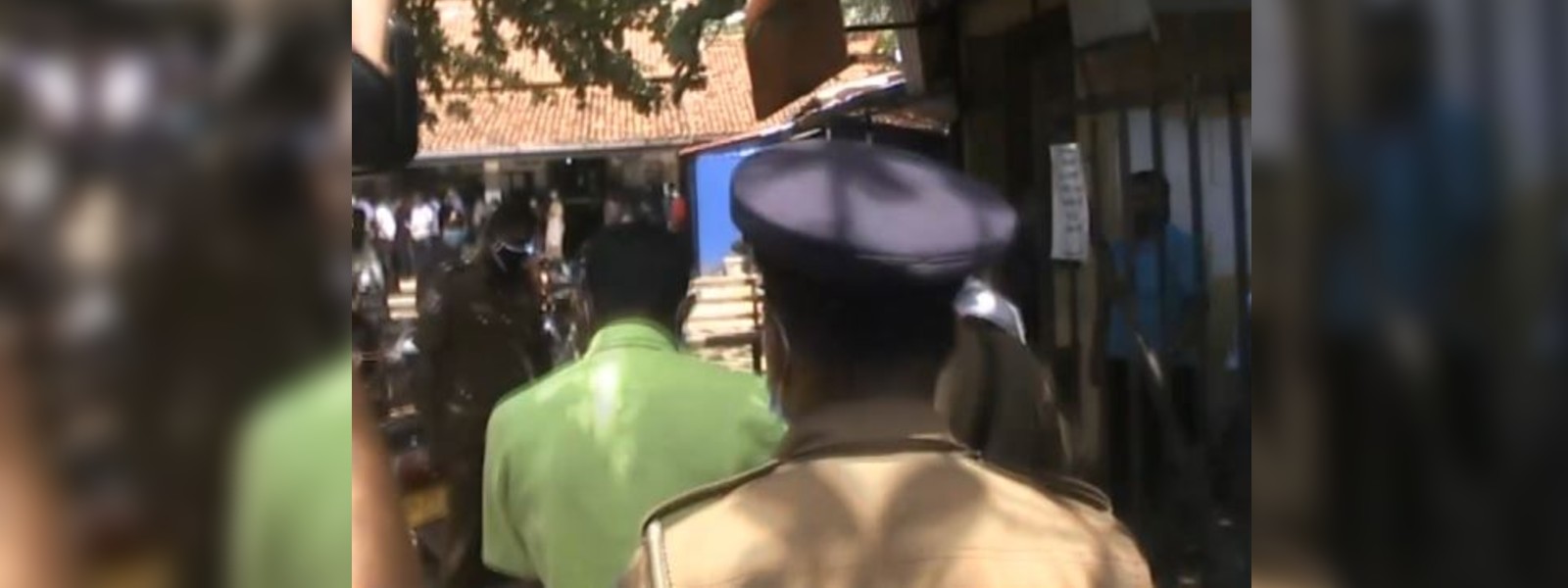 පොලිස් නිලධාරීන් යට කළ ටිපර් රියැදුරු රිමාන්ඩ්