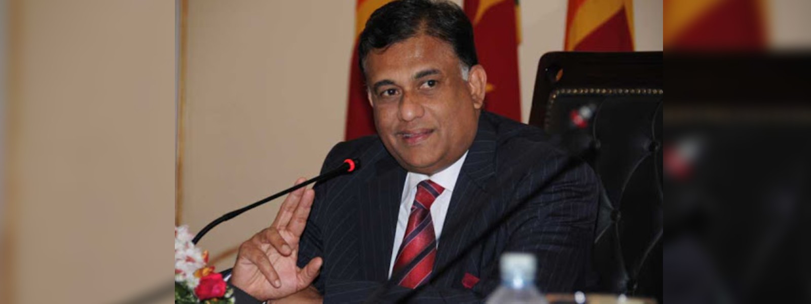 රෝහිත බෝගොල්ලාගම ඉල්ලා අස්වෙයි