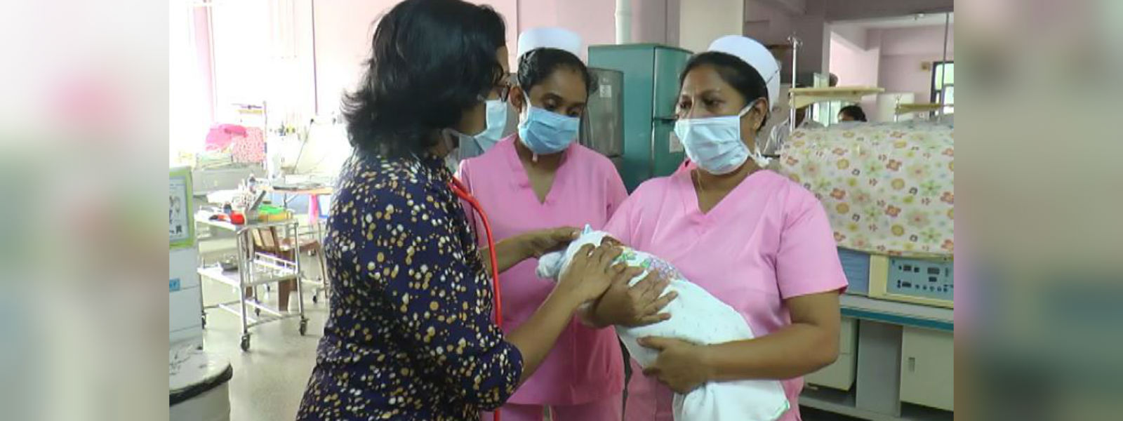 මහ පාරේ අතහැර ගිය දරු සෙනෙහස 