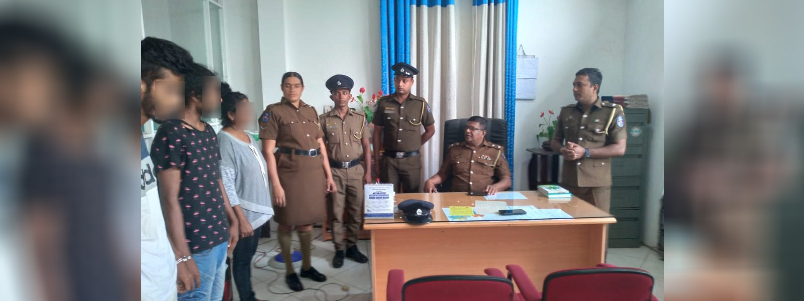 කොල්ලකරුවන් තිදෙනෙකුට වැඩ වරදී..