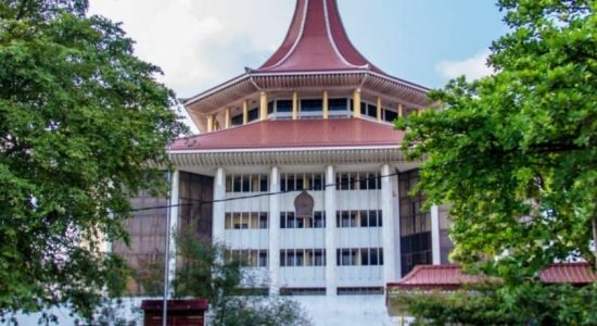බුද්ධ ශාසන අමාත්‍ය ධුූරය: ශ්‍රේෂ්ඨාධිකරණය පෙත්සමක්
