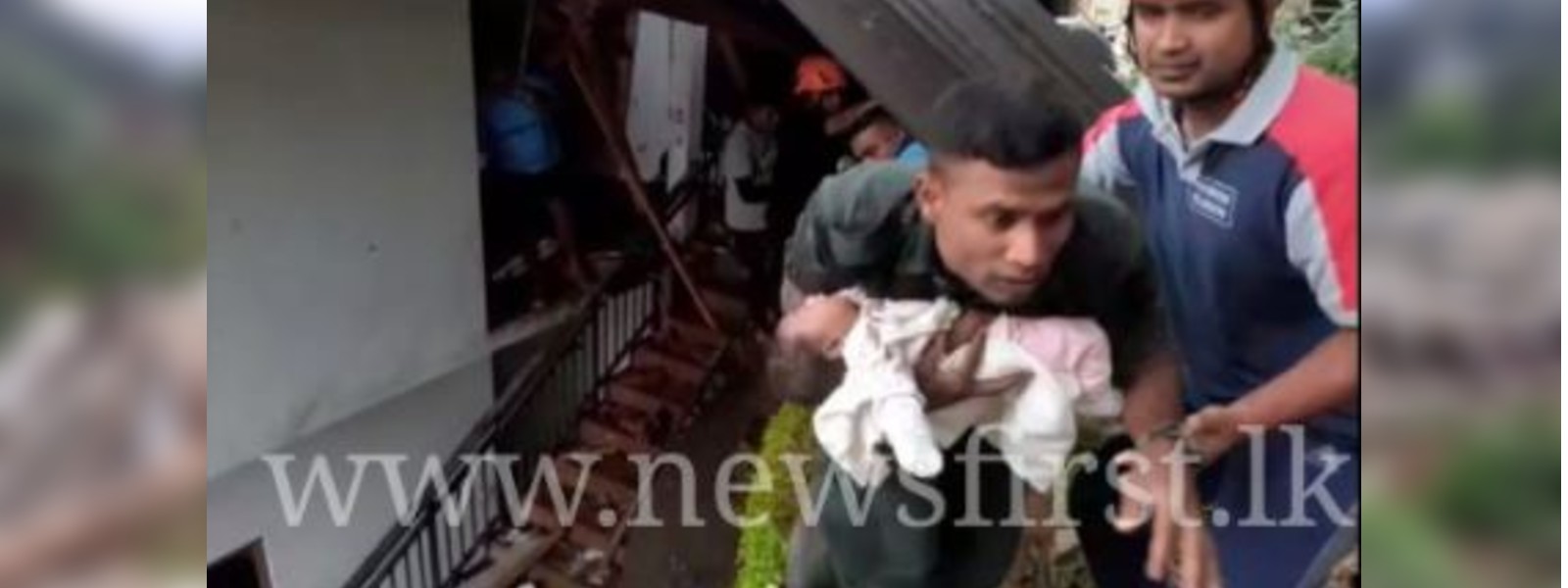 සිරවී සිටි බිළිඳා මිය යයි