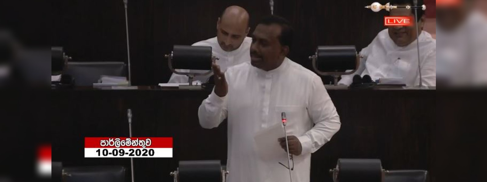 20 සම්මත කරන්න පාර්ලිමේන්තුවේ පිල් මාරුවක් වෙයි ද?