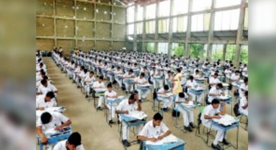 විභාග වංචාවකට උදව් කළ පරීක්ෂකවරයකු පොලිස් භාරයට 