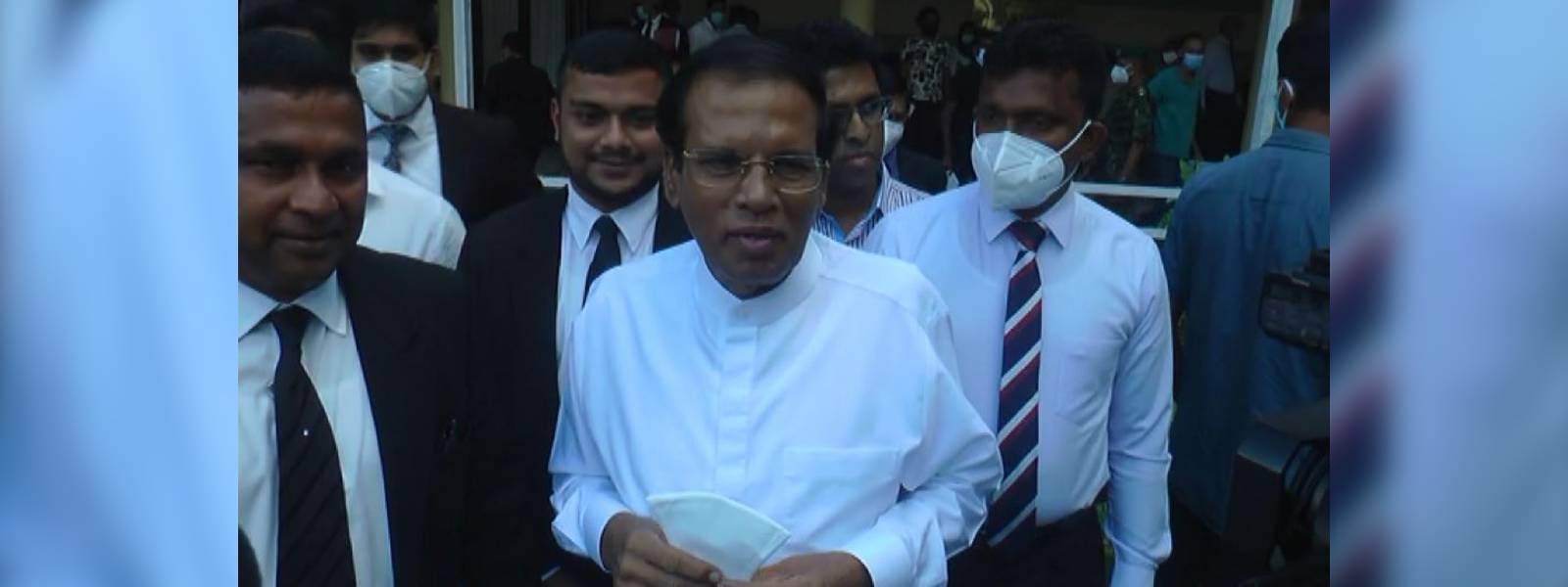 තමා පත් කළ කොමිසමටම සාක්ෂි දුන් හිටපු ජනපති 