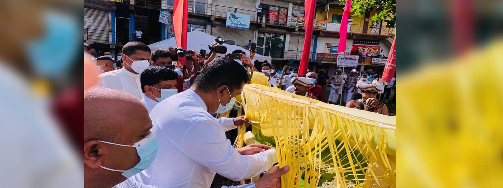 වරකාපොල - අඹේපුස්ස අතර වාහන තදබදයට විසඳුමක්